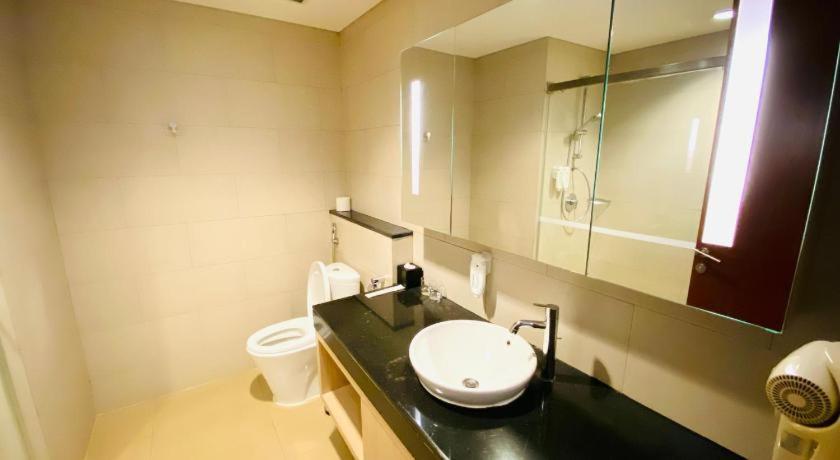 The H Tower Rasuna Suites Kuningan Jakarta By Villaloka Εξωτερικό φωτογραφία