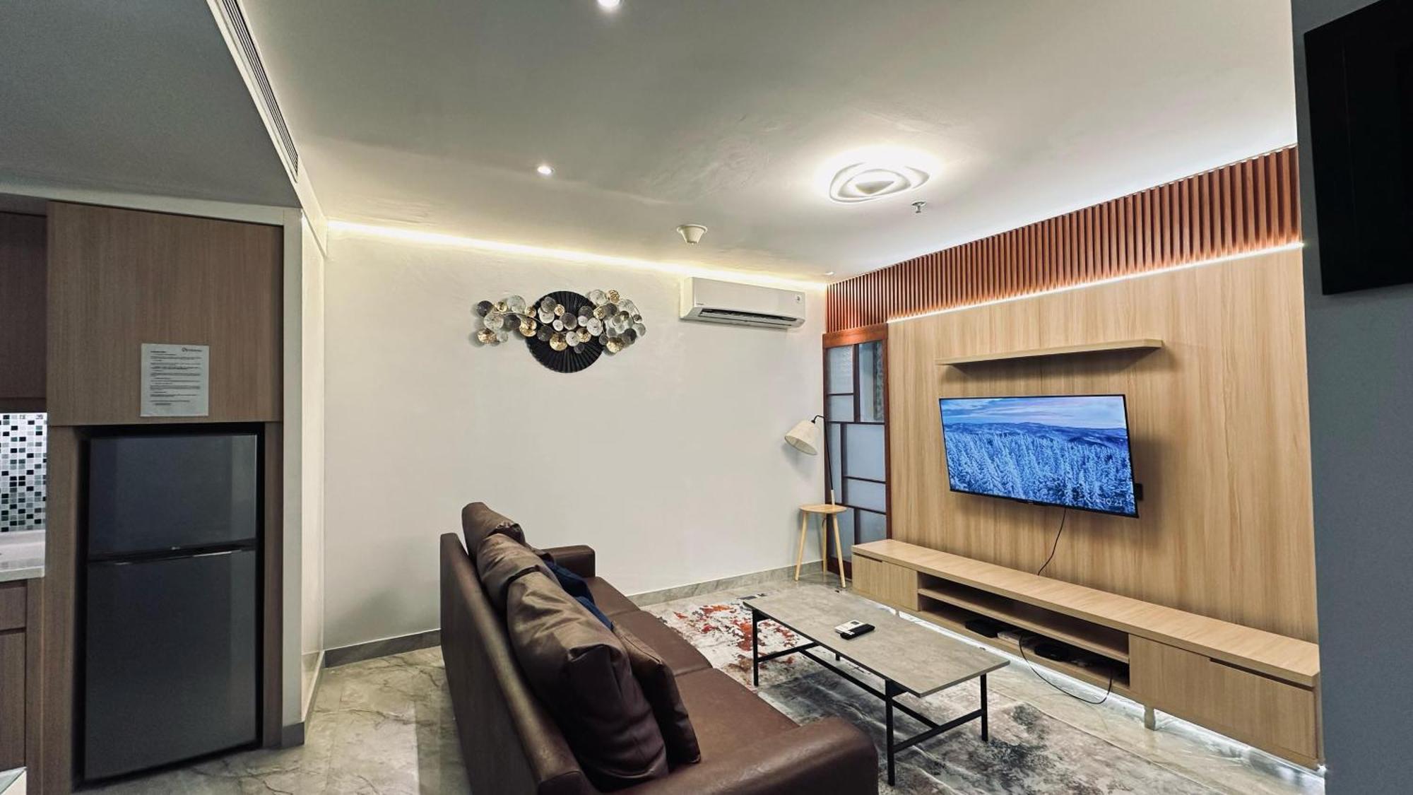The H Tower Rasuna Suites Kuningan Jakarta By Villaloka Εξωτερικό φωτογραφία